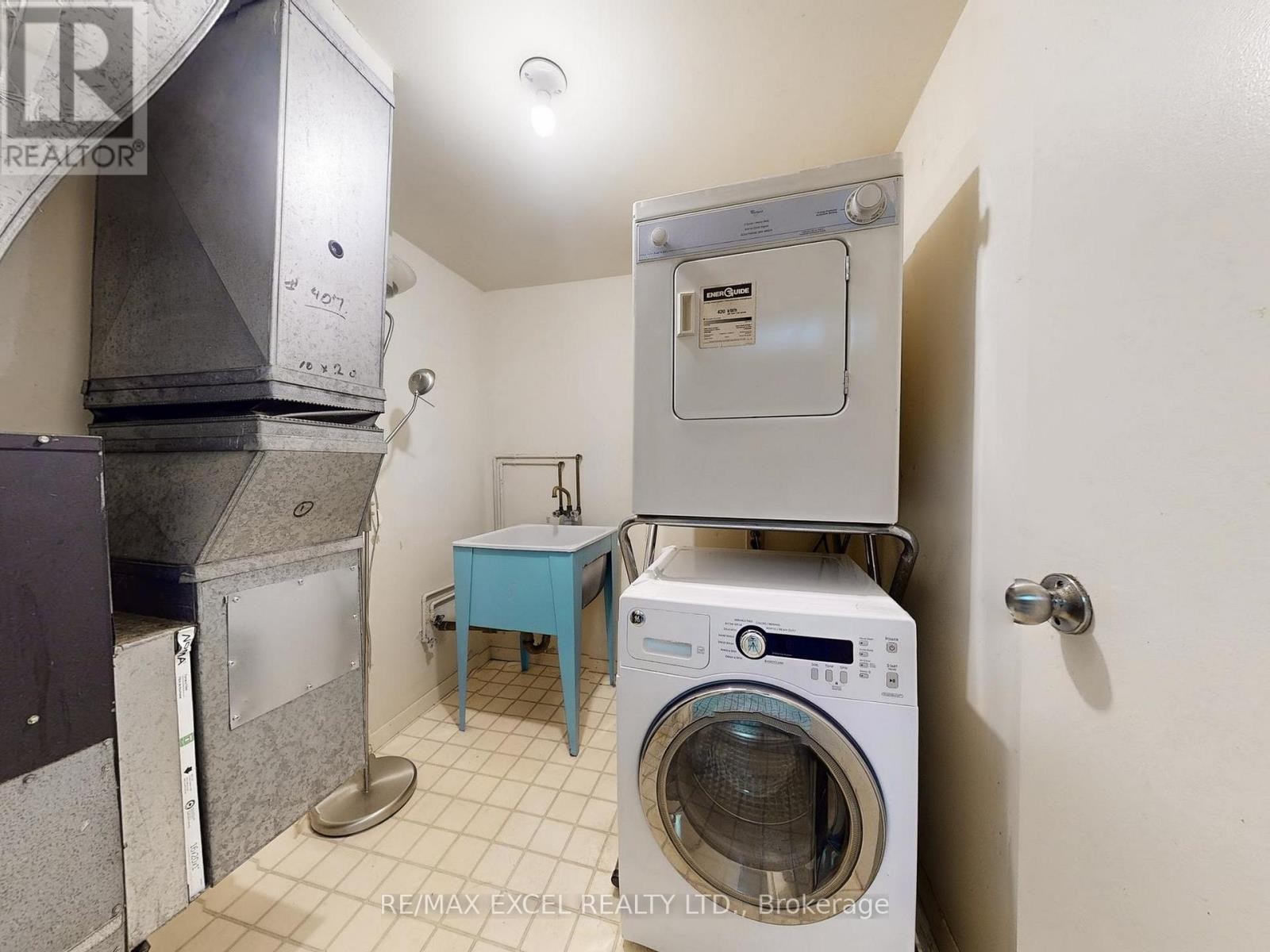 












406 - 188 SPADINA AVENUE

,
Toronto (Kensington-Chinatown),




Ontario
M5T3A4

