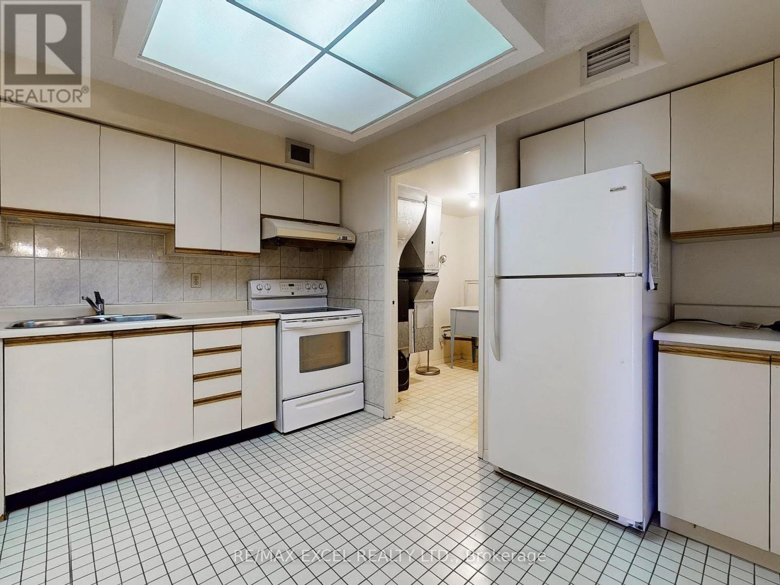 












406 - 188 SPADINA AVENUE

,
Toronto (Kensington-Chinatown),




Ontario
M5T3A4

