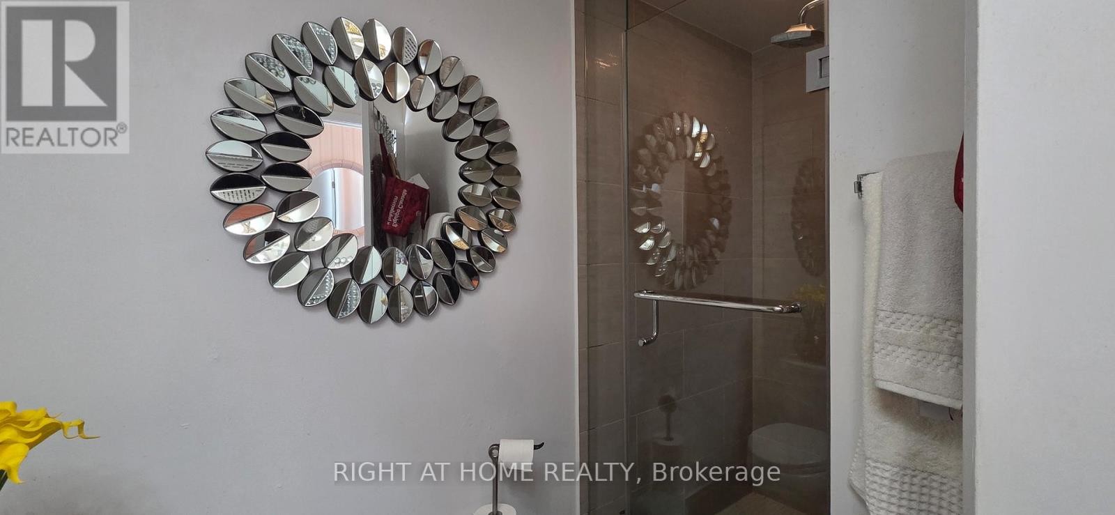 












911 - 478 KING STREET W

,
Toronto (Waterfront Communities),




Ontario
M5V0A8

