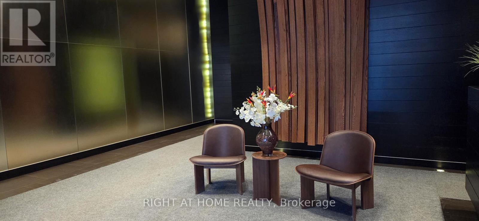 












911 - 478 KING STREET W

,
Toronto (Waterfront Communities),




Ontario
M5V0A8

