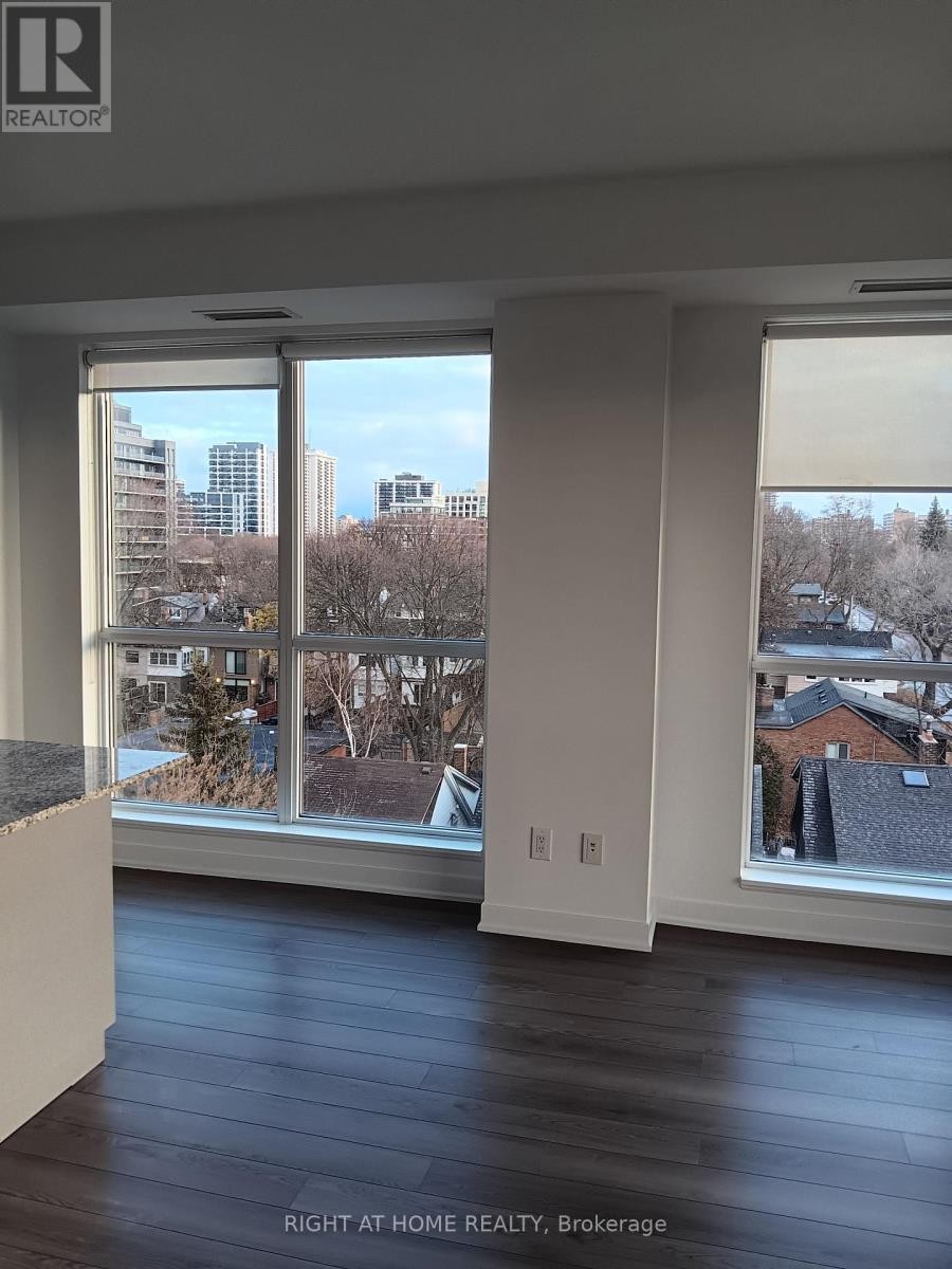 












607 - 60 BERWICK AVENUE

,
Toronto (Yonge-Eglinton),




Ontario
M5P0A3

