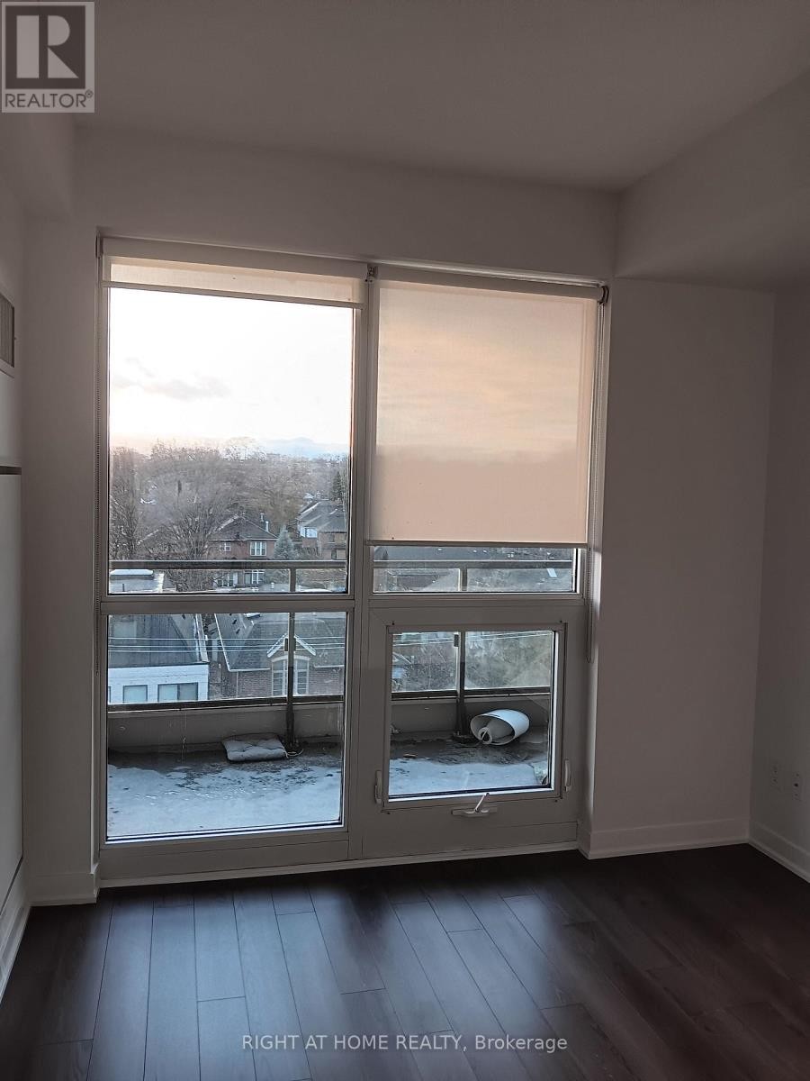 












607 - 60 BERWICK AVENUE

,
Toronto (Yonge-Eglinton),




Ontario
M5P0A3

