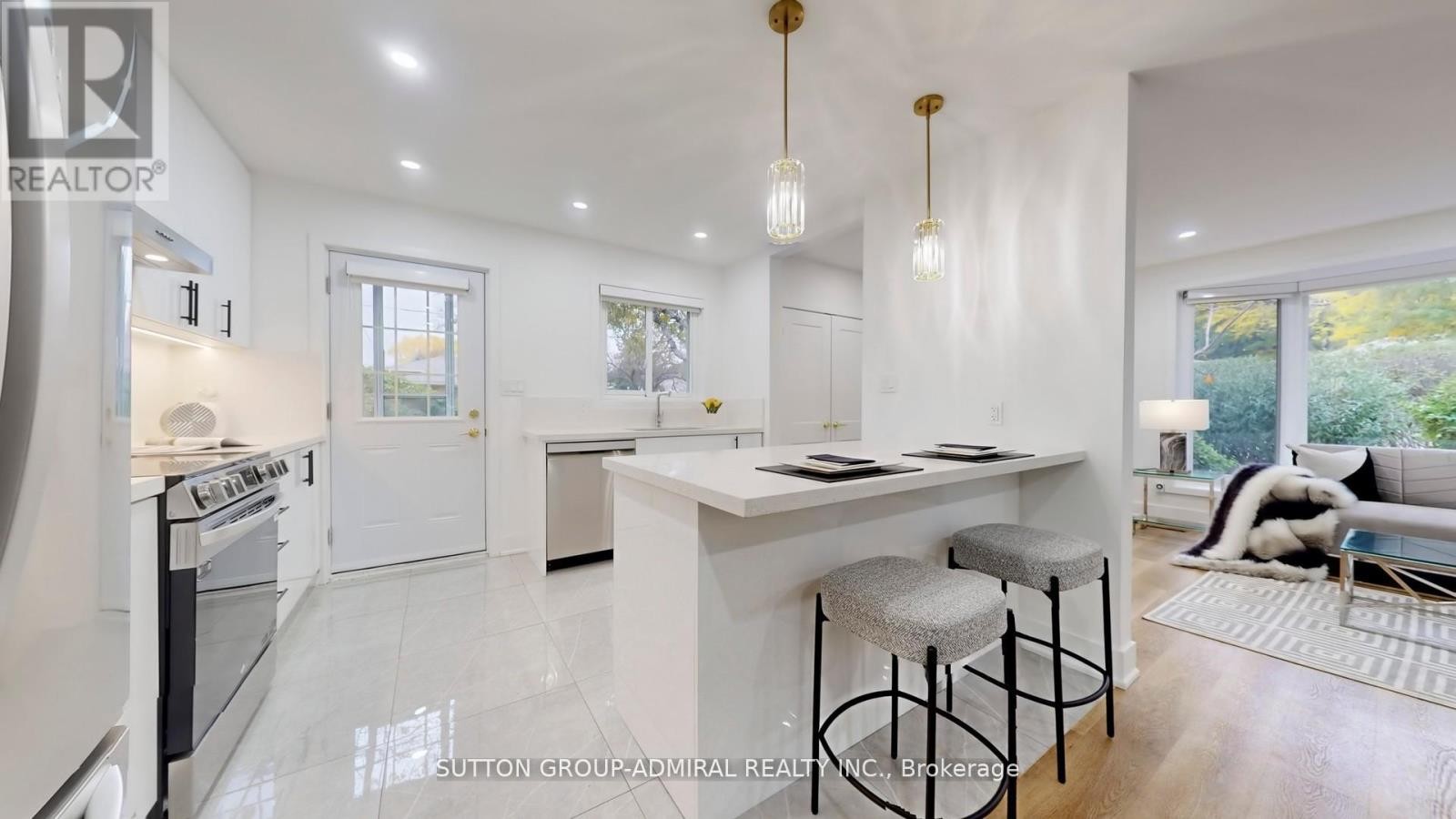 












105 BALTRAY CRESCENT

,
Toronto (Parkwoods-Donalda),




Ontario
M3A2H5

