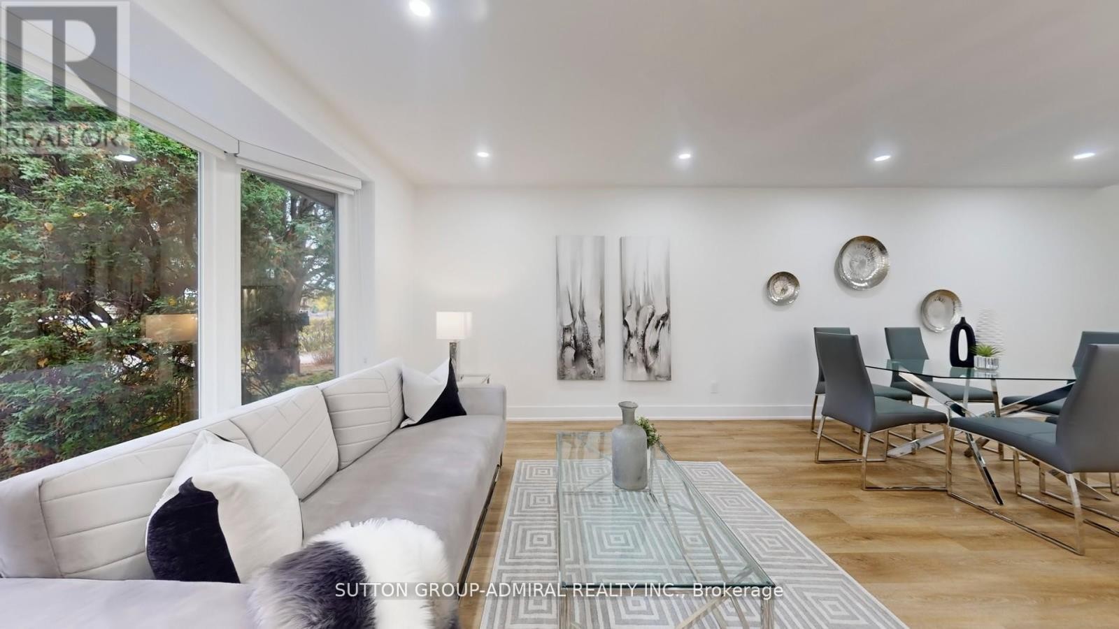 












105 BALTRAY CRESCENT

,
Toronto (Parkwoods-Donalda),




Ontario
M3A2H5

