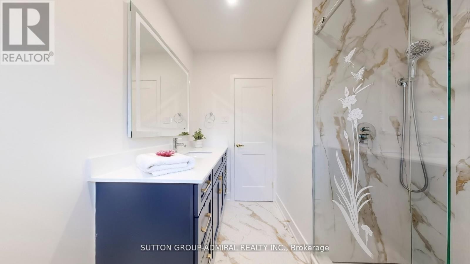 












105 BALTRAY CRESCENT

,
Toronto (Parkwoods-Donalda),




Ontario
M3A2H5

