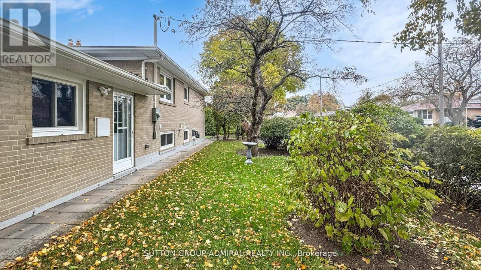












105 BALTRAY CRESCENT

,
Toronto (Parkwoods-Donalda),




Ontario
M3A2H5


