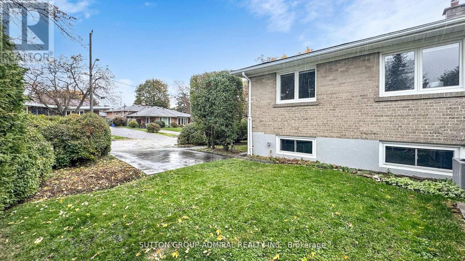 












105 BALTRAY CRESCENT

,
Toronto (Parkwoods-Donalda),




Ontario
M3A2H5

