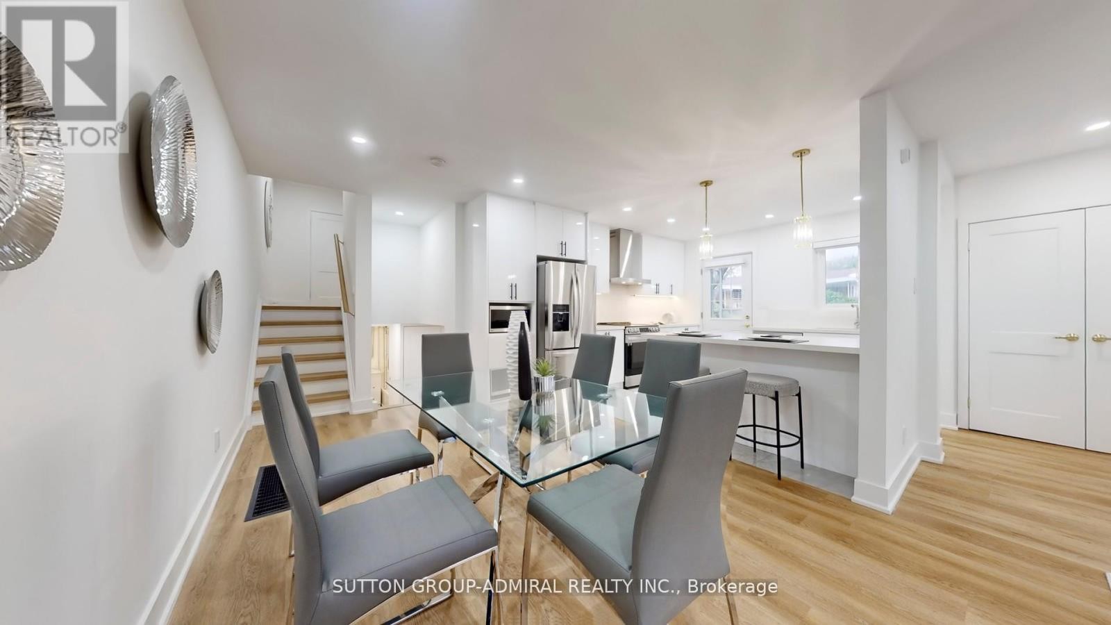 












105 BALTRAY CRESCENT

,
Toronto (Parkwoods-Donalda),




Ontario
M3A2H5

