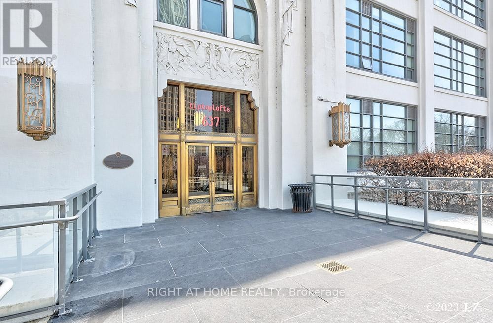 












217 - 637 LAKE SHORE BOULEVARD W

,
Toronto (Niagara),




Ontario
M5V1A8

