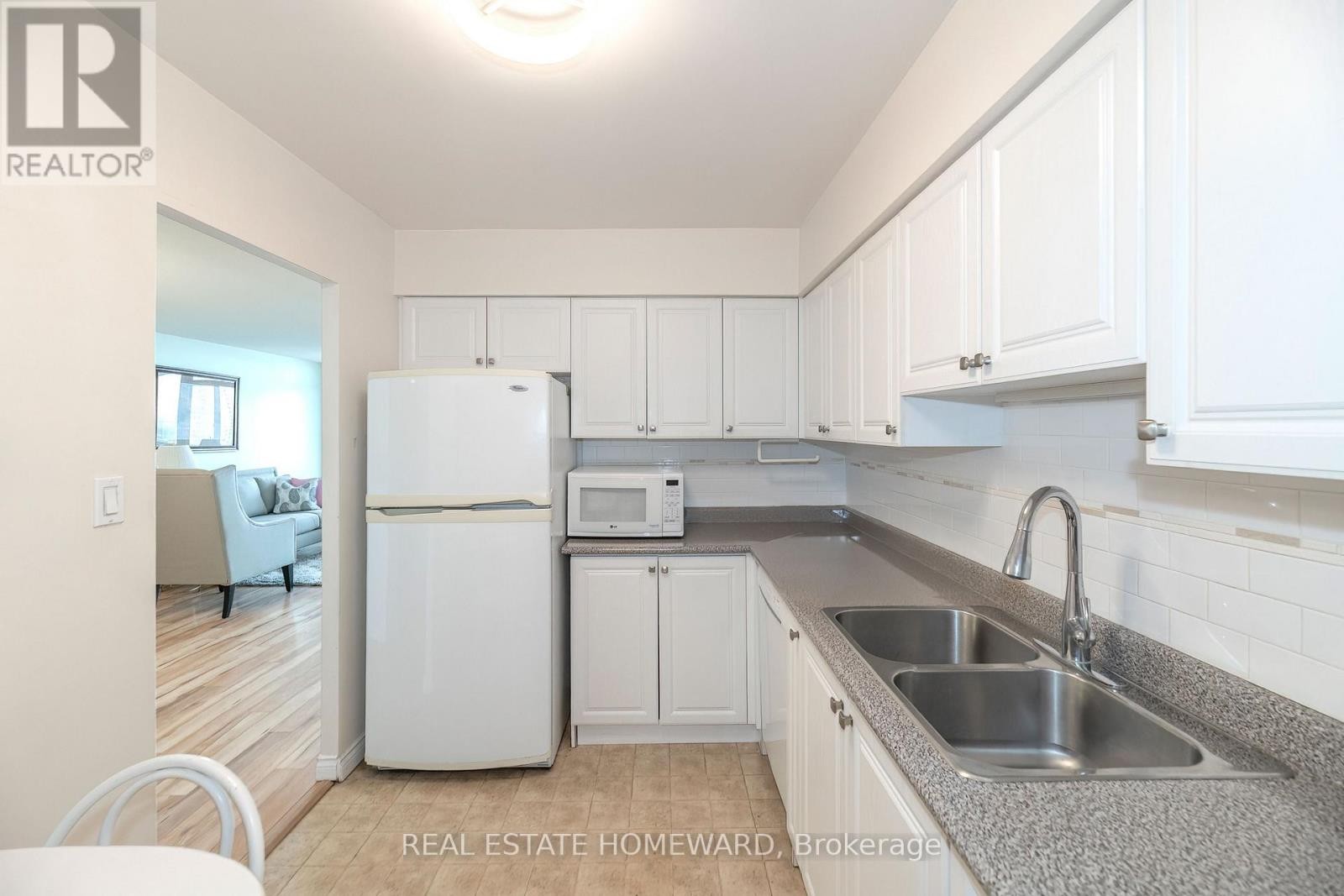 












1202 - 3300 DON MILLS ROAD

,
Toronto (Don Valley Village),




Ontario
M2J4X7

