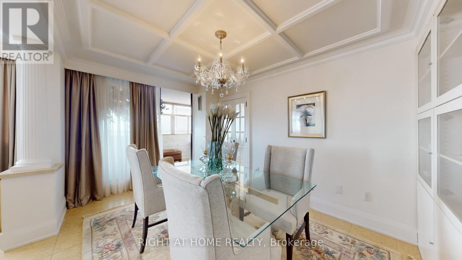 












2805 - 100 ANTIBES DRIVE

,
Toronto (Westminster-Branson),




Ontario
M2R3N1

