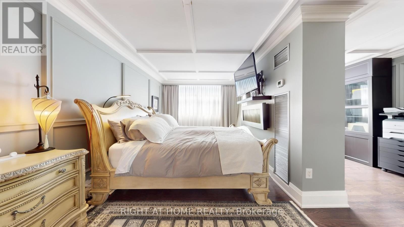 












2805 - 100 ANTIBES DRIVE

,
Toronto (Westminster-Branson),




Ontario
M2R3N1

