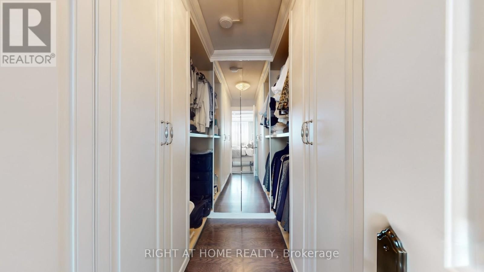 












2805 - 100 ANTIBES DRIVE

,
Toronto (Westminster-Branson),




Ontario
M2R3N1

