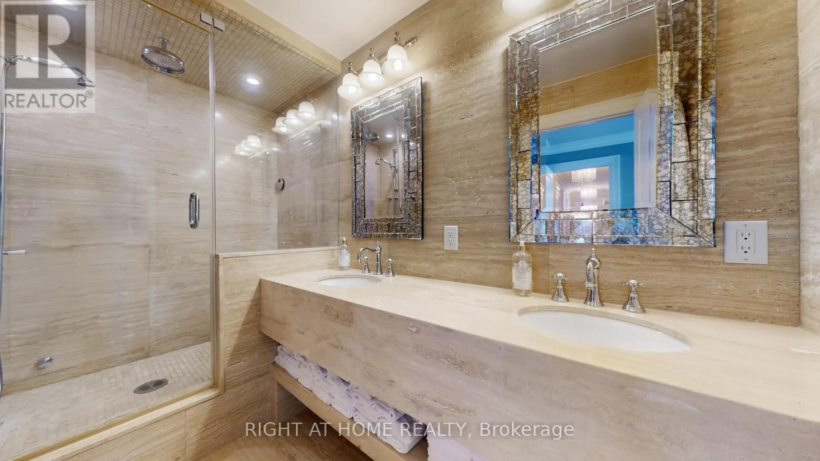 












2805 - 100 ANTIBES DRIVE

,
Toronto (Westminster-Branson),




Ontario
M2R3N1

