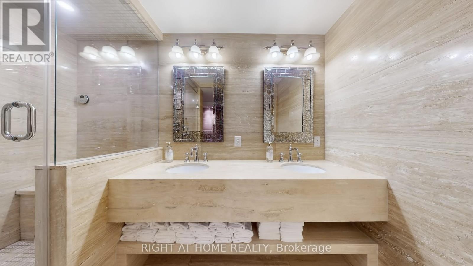 












2805 - 100 ANTIBES DRIVE

,
Toronto (Westminster-Branson),




Ontario
M2R3N1

