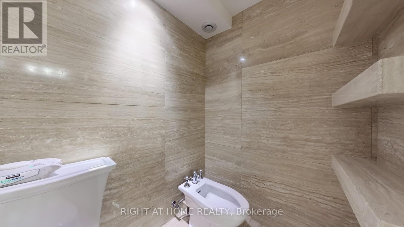 












2805 - 100 ANTIBES DRIVE

,
Toronto (Westminster-Branson),




Ontario
M2R3N1

