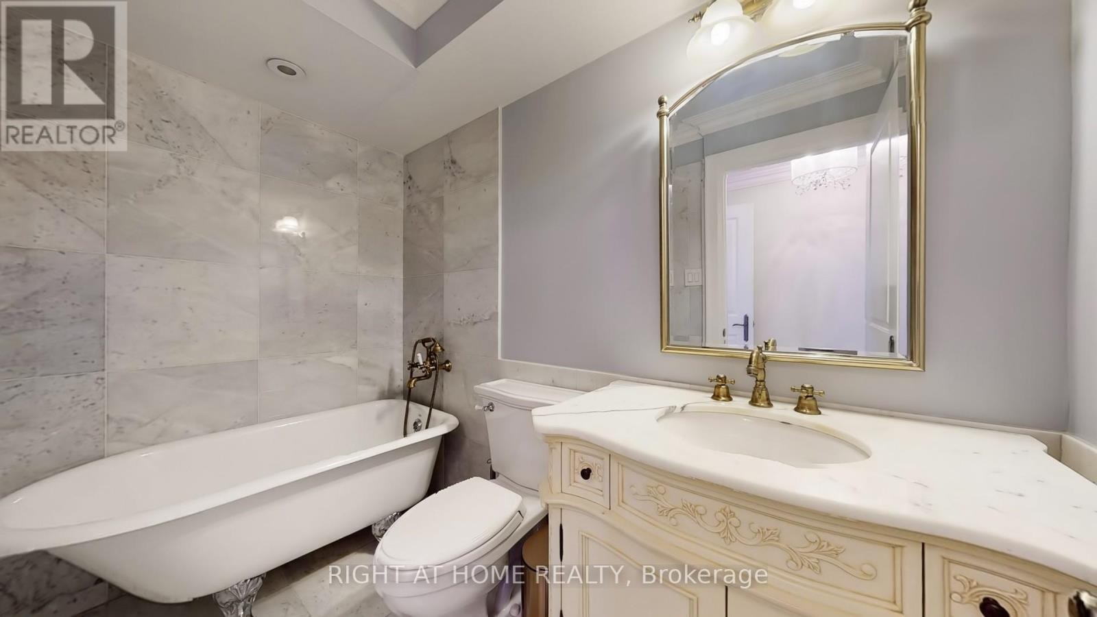 












2805 - 100 ANTIBES DRIVE

,
Toronto (Westminster-Branson),




Ontario
M2R3N1

