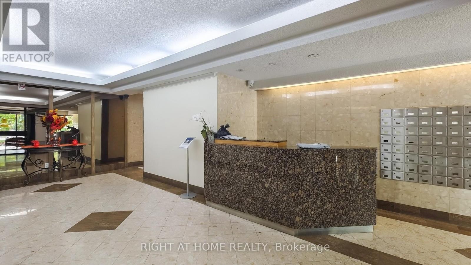 












2805 - 100 ANTIBES DRIVE

,
Toronto (Westminster-Branson),




Ontario
M2R3N1

