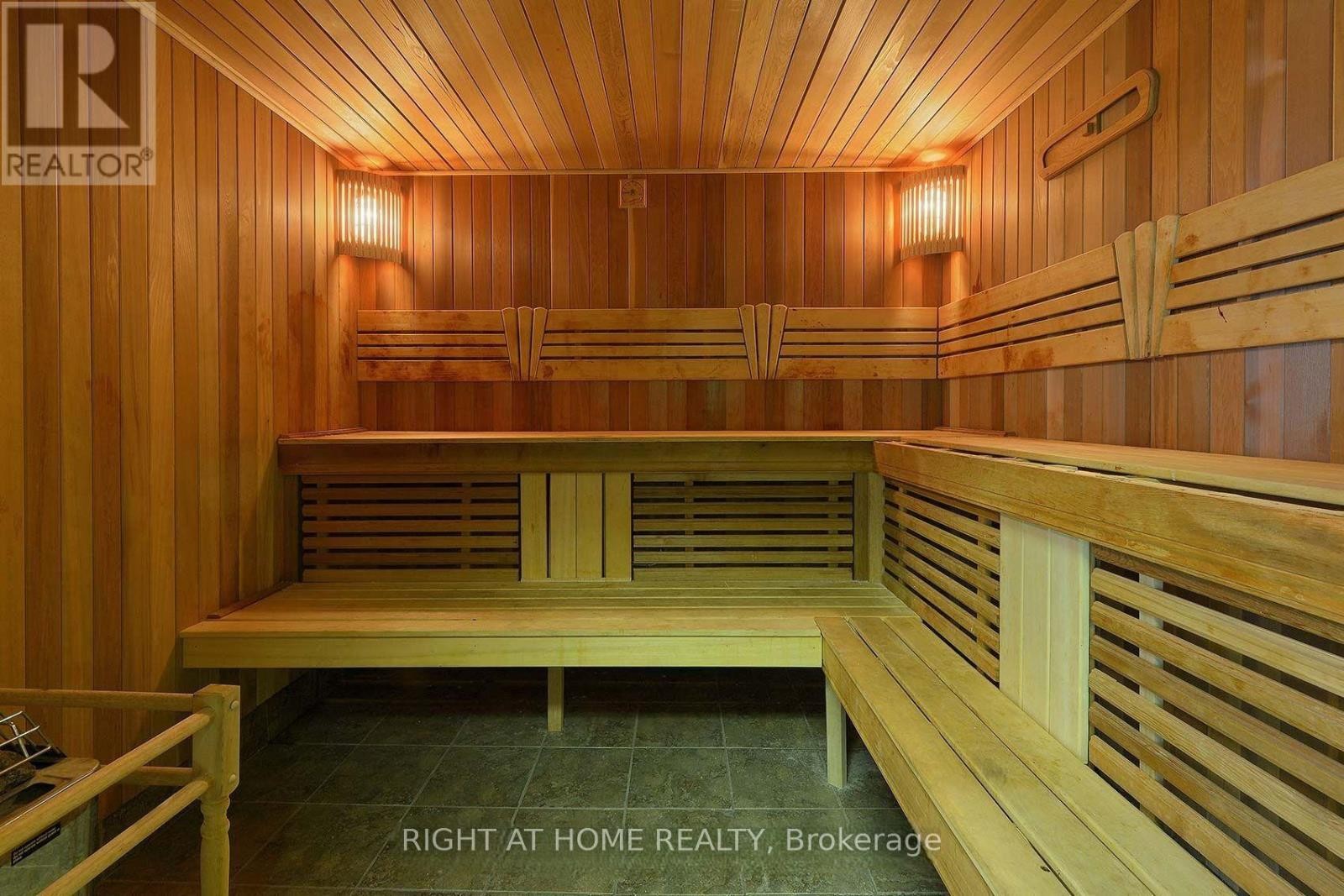 












2805 - 100 ANTIBES DRIVE

,
Toronto (Westminster-Branson),




Ontario
M2R3N1

