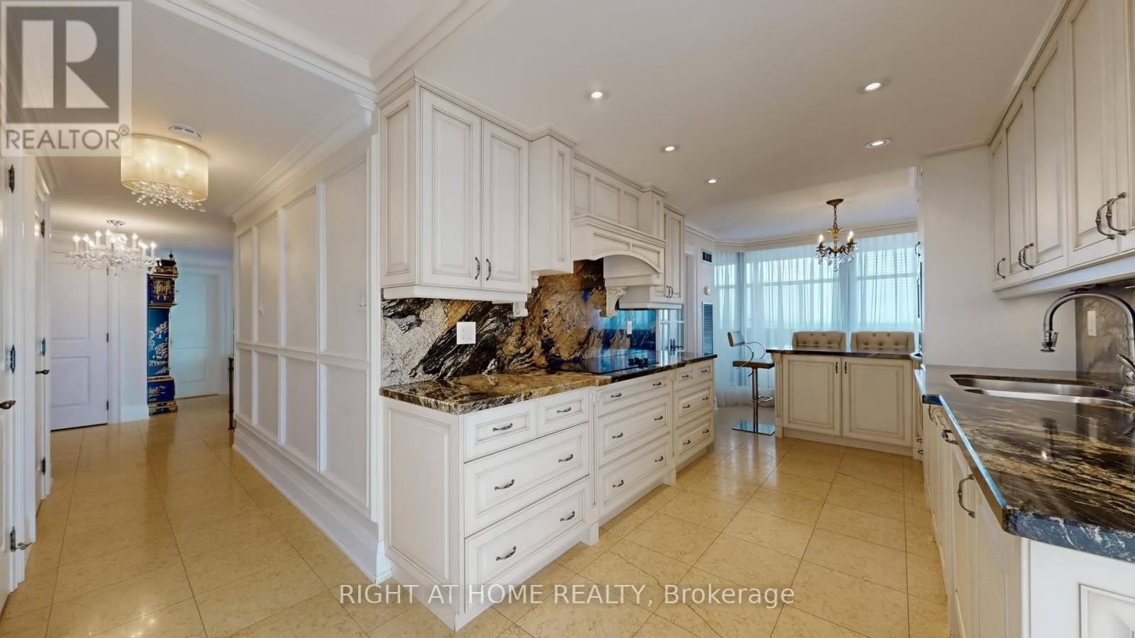 












2805 - 100 ANTIBES DRIVE

,
Toronto (Westminster-Branson),




Ontario
M2R3N1

