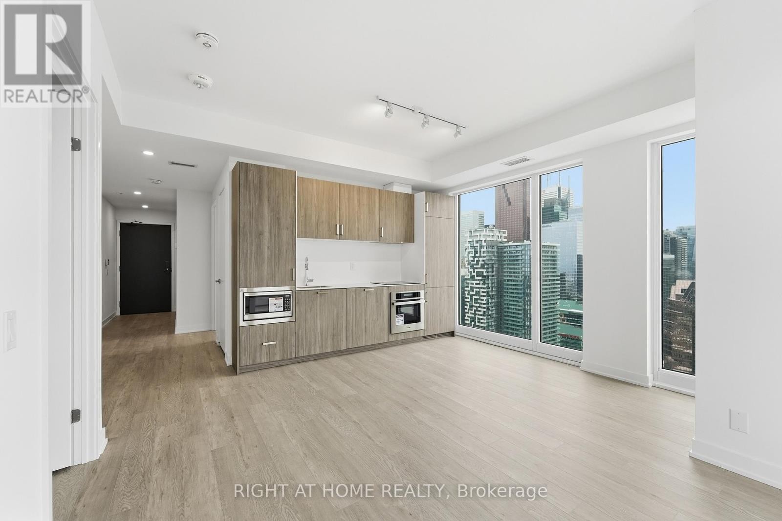 












4711 - 88 QUEEN STREET E

,
Toronto (Church-Yonge Corridor),




Ontario
M5C0B6

