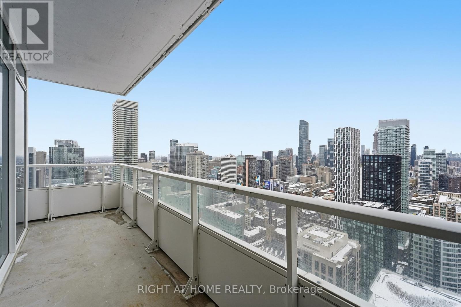 












4711 - 88 QUEEN STREET E

,
Toronto (Church-Yonge Corridor),




Ontario
M5C0B6

