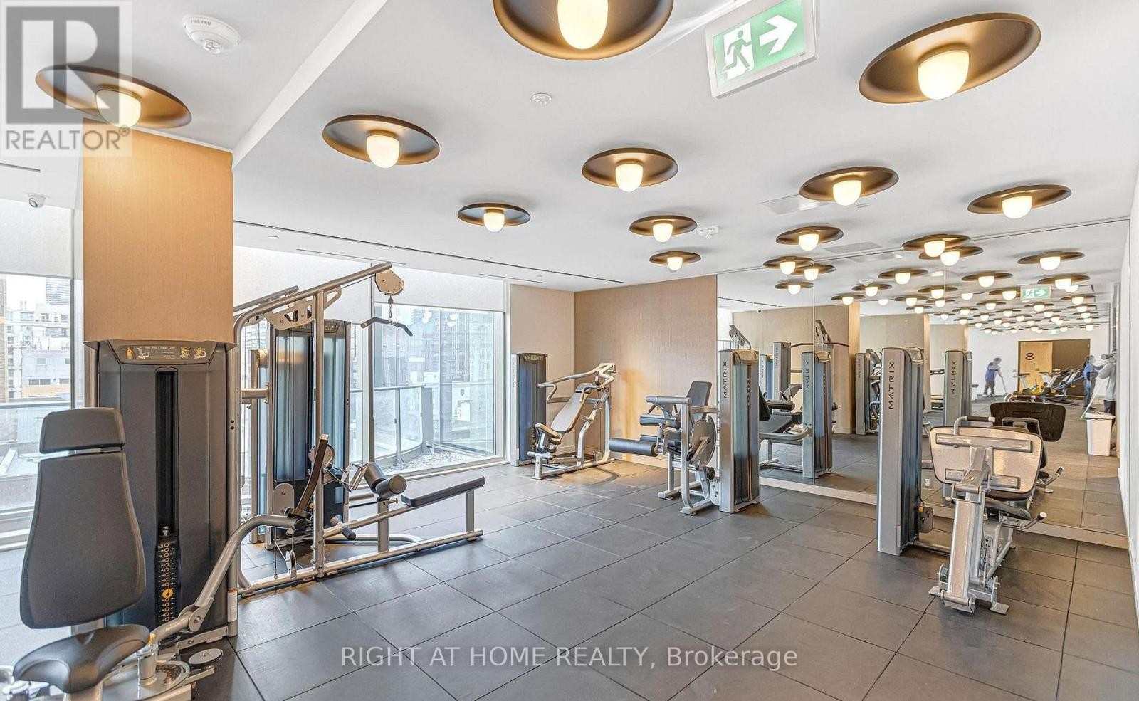 












4711 - 88 QUEEN STREET E

,
Toronto (Church-Yonge Corridor),




Ontario
M5C0B6

