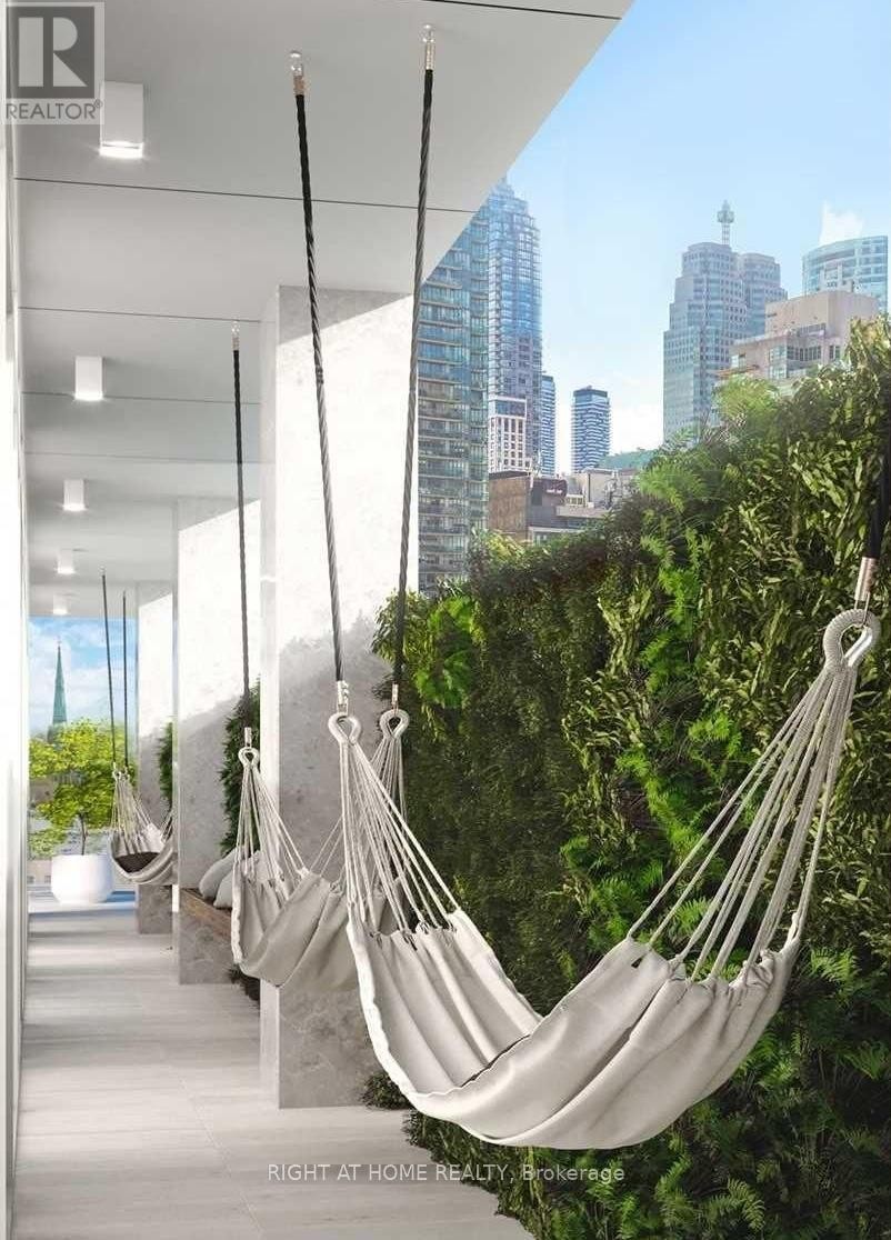 












4711 - 88 QUEEN STREET E

,
Toronto (Church-Yonge Corridor),




Ontario
M5C0B6

