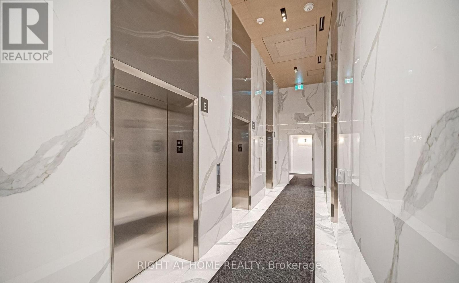 












4711 - 88 QUEEN STREET E

,
Toronto (Church-Yonge Corridor),




Ontario
M5C0B6

