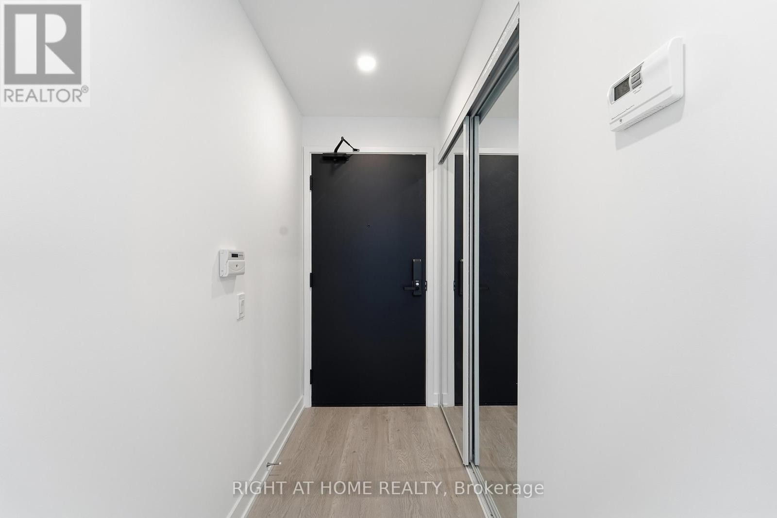 












4711 - 88 QUEEN STREET E

,
Toronto (Church-Yonge Corridor),




Ontario
M5C0B6

