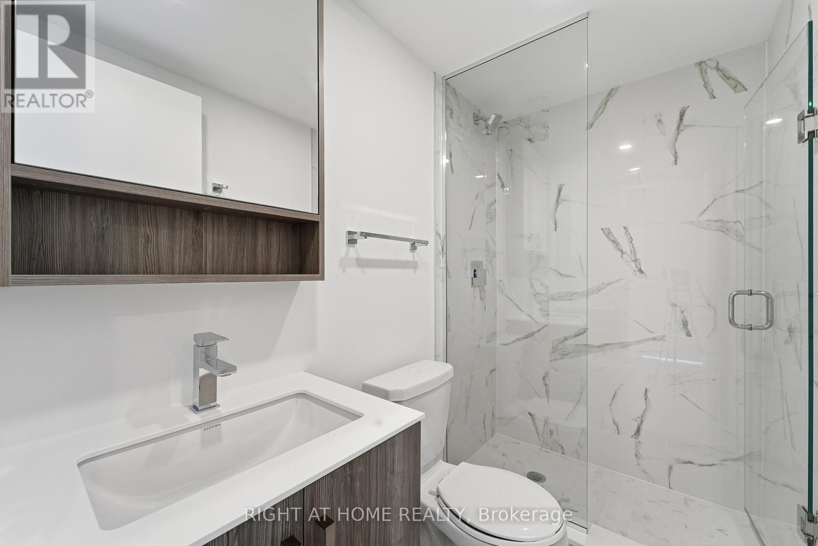 












4711 - 88 QUEEN STREET E

,
Toronto (Church-Yonge Corridor),




Ontario
M5C0B6

