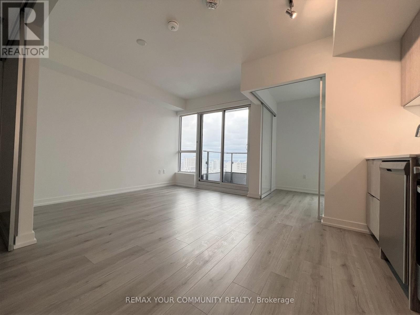 












2601 - 395 BLOOR STREET E

,
Toronto (North St. James Town),




Ontario
M4W1H7

