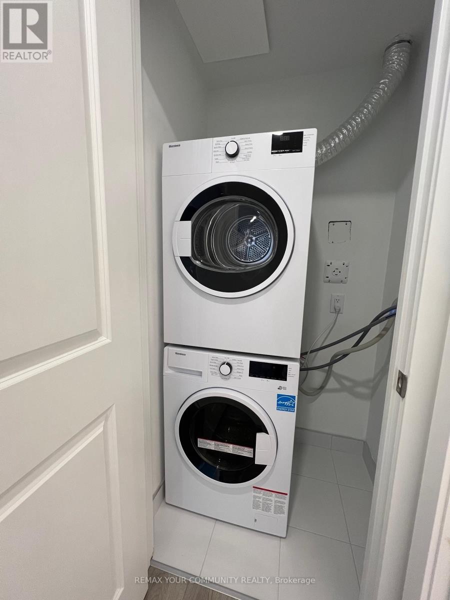 












2601 - 395 BLOOR STREET E

,
Toronto (North St. James Town),




Ontario
M4W1H7

