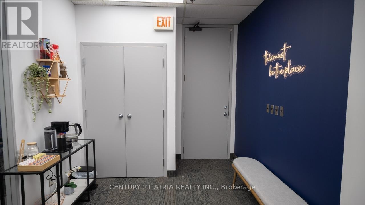 












204 - 716 GORDON BAKER ROAD

,
Toronto (Hillcrest Village),




Ontario
M2H3B4

