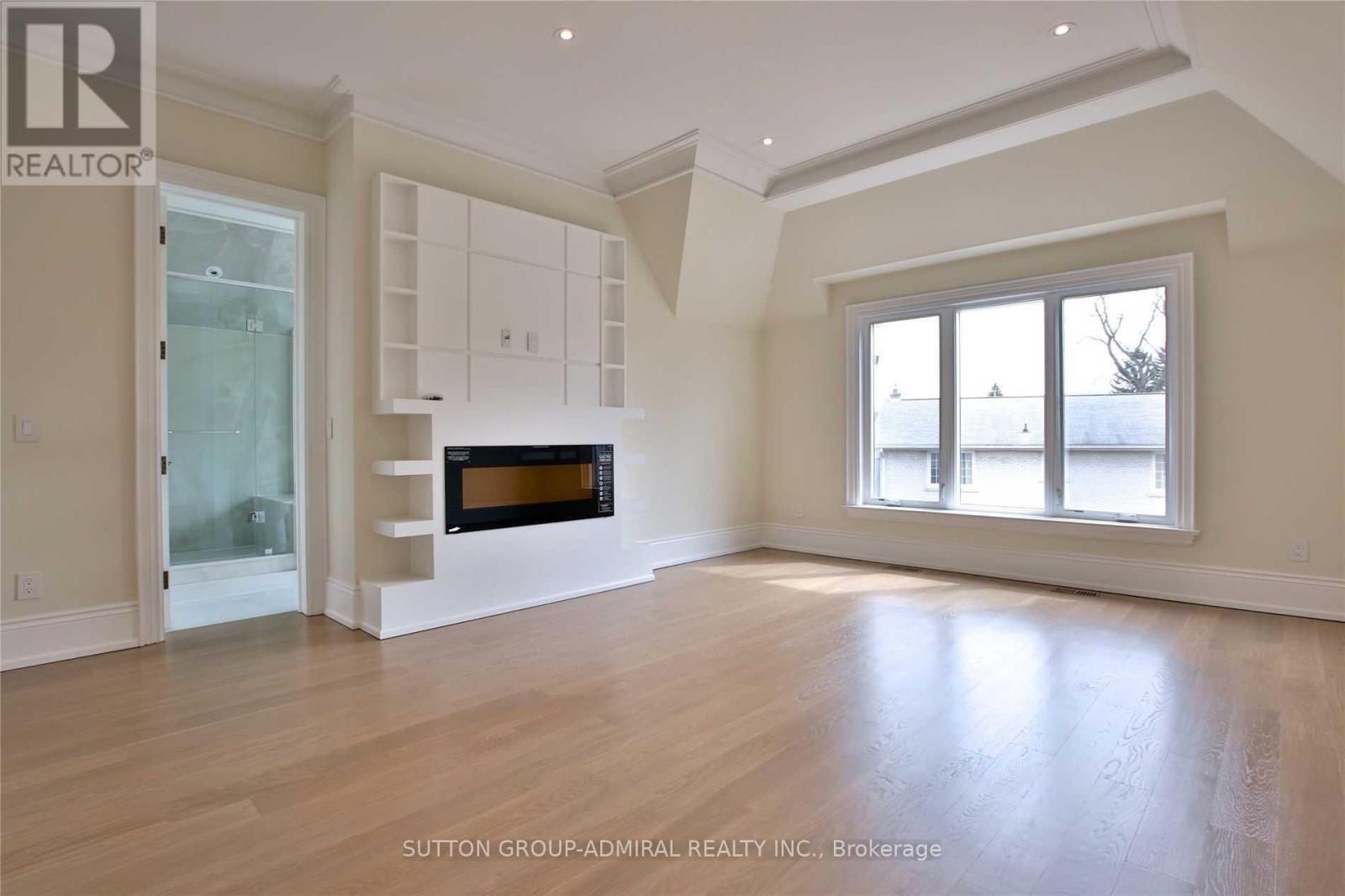 












305 FINCH AVENUE E

,
Toronto (Willowdale East),




Ontario
M2N4S3

