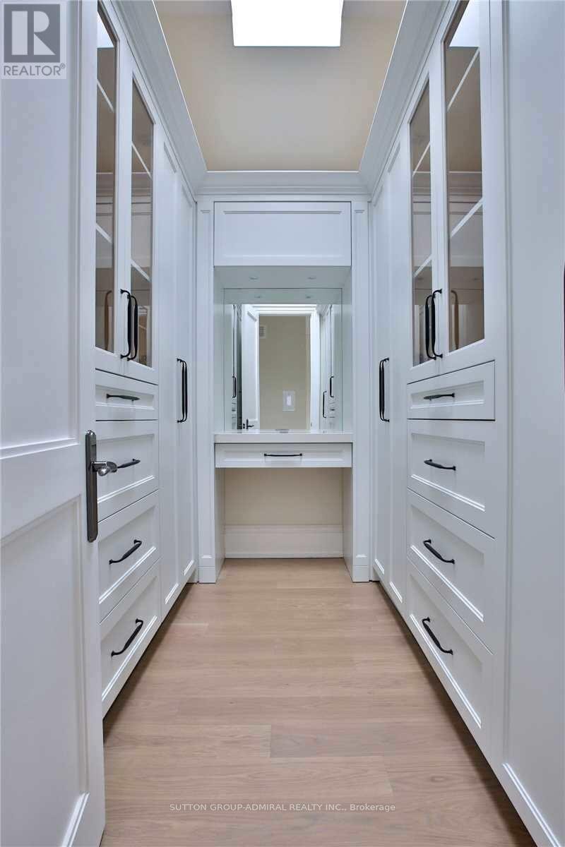 












305 FINCH AVENUE E

,
Toronto (Willowdale East),




Ontario
M2N4S3

