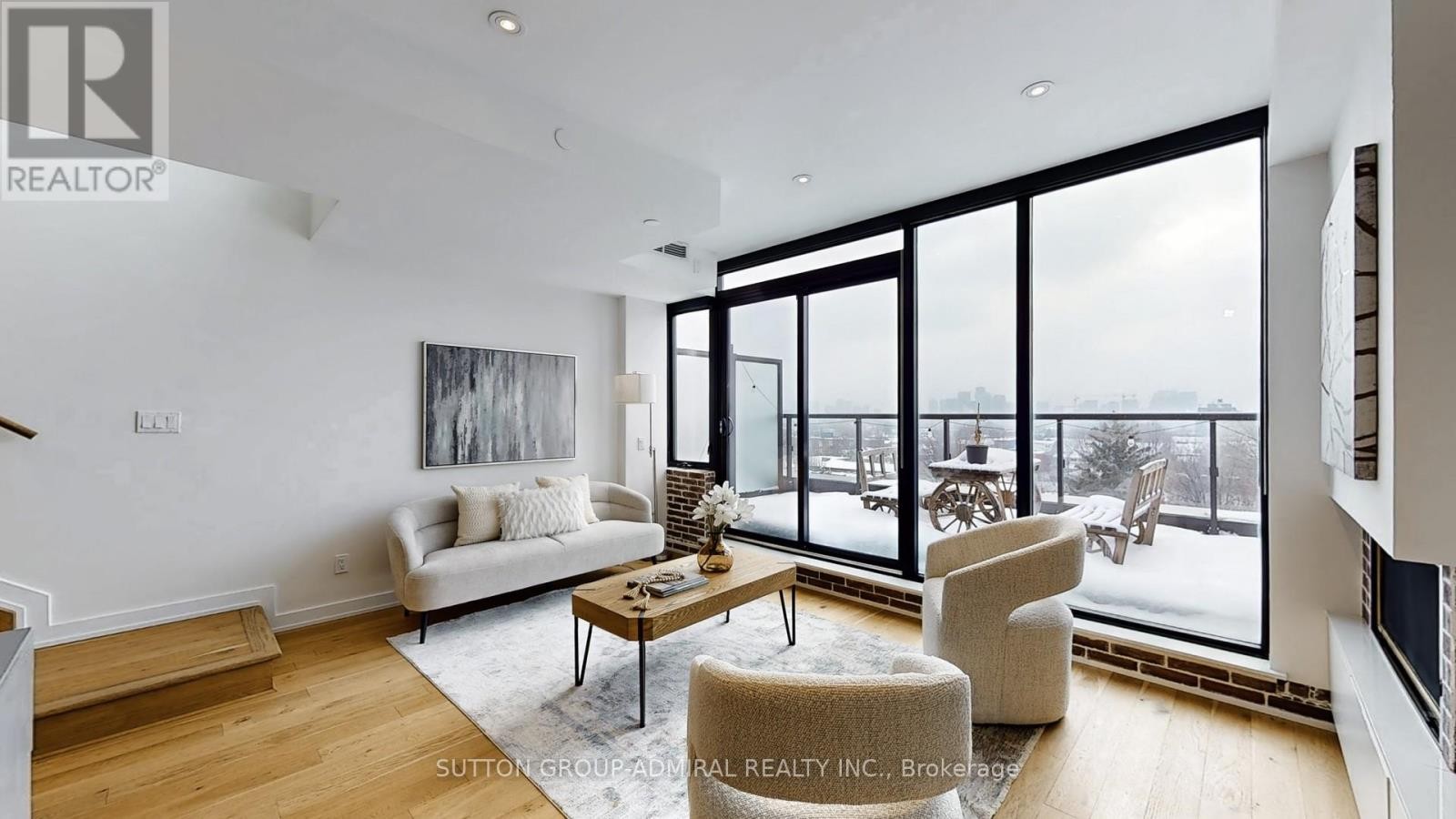 












PH 617 - 899 COLLEGE STREET

,
Toronto (Trinity-Bellwoods),




Ontario
M6H1A1

