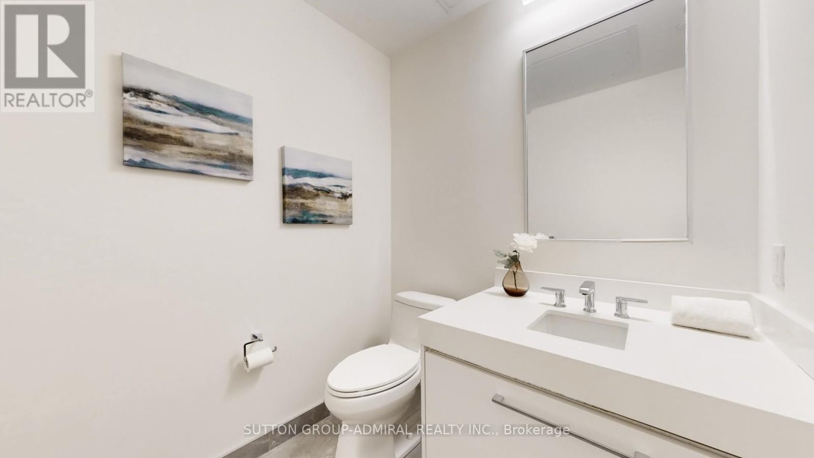 












PH 617 - 899 COLLEGE STREET

,
Toronto (Trinity-Bellwoods),




Ontario
M6H1A1

