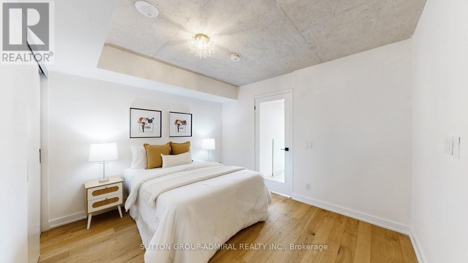 












PH 617 - 899 COLLEGE STREET

,
Toronto (Trinity-Bellwoods),




Ontario
M6H1A1

