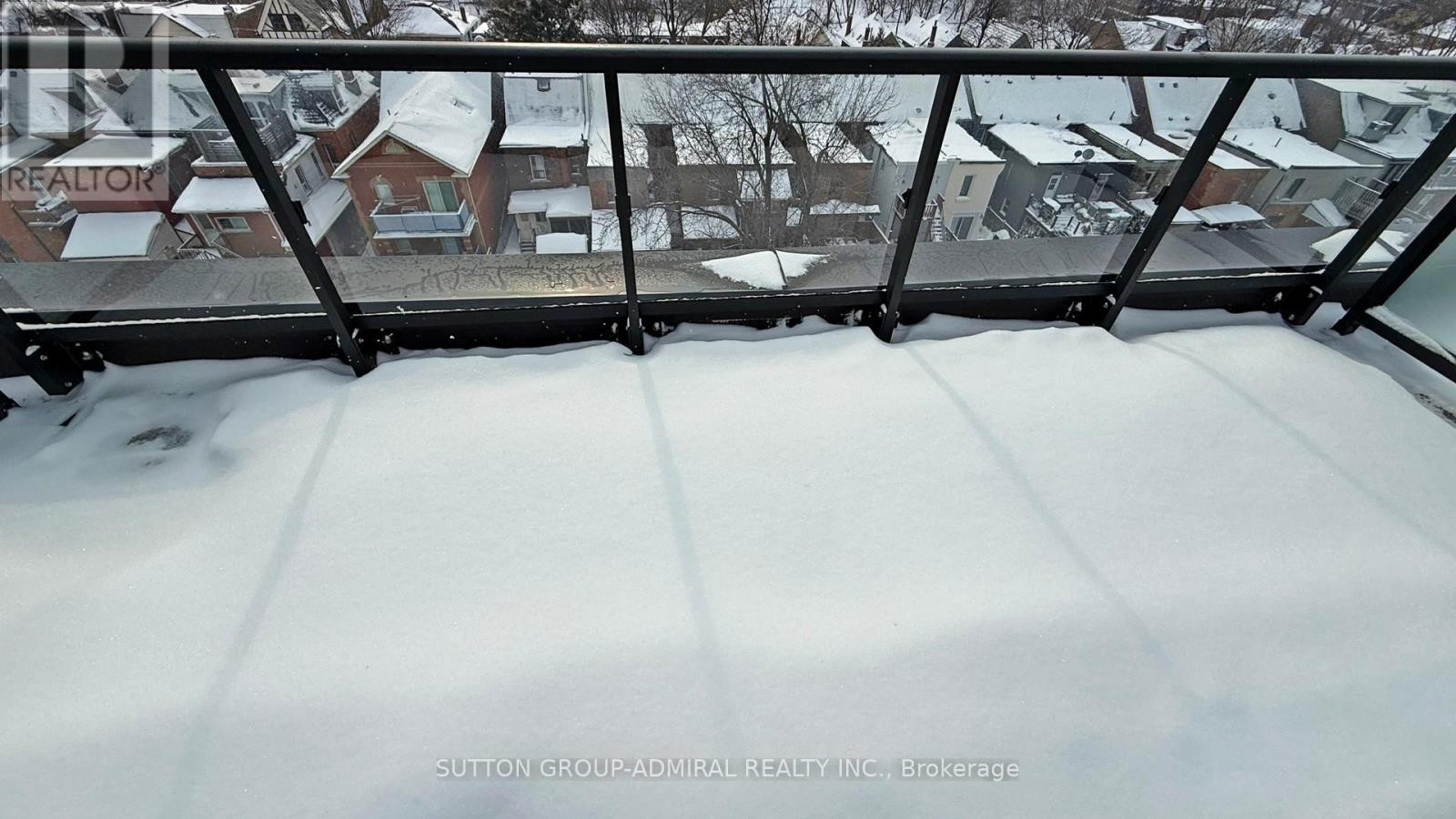 












PH 617 - 899 COLLEGE STREET

,
Toronto (Trinity-Bellwoods),




Ontario
M6H1A1

