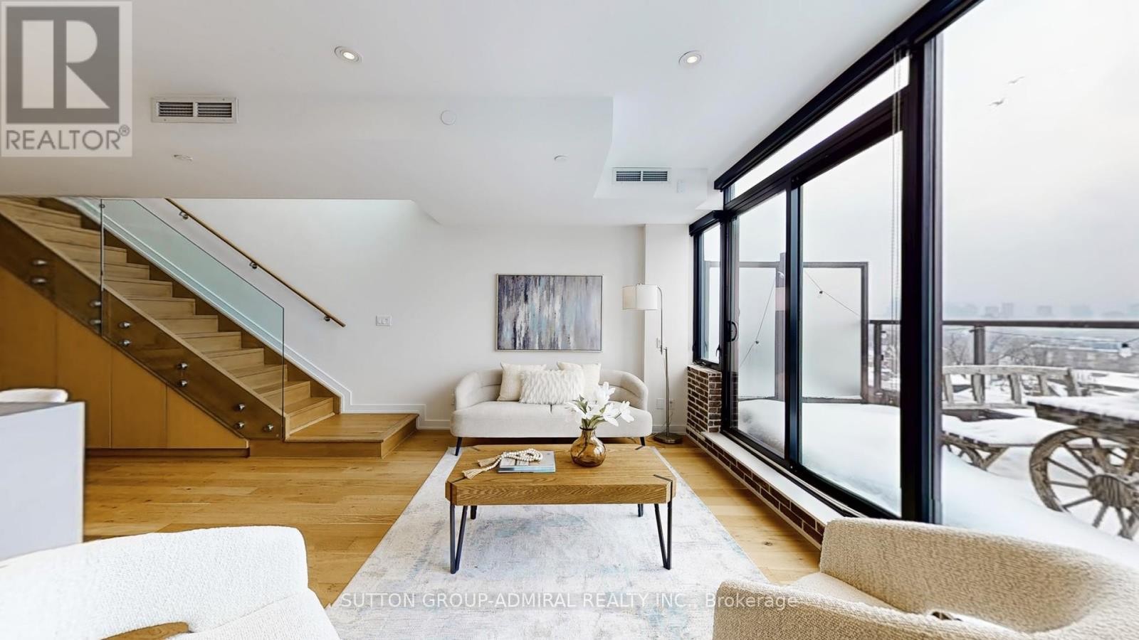 












PH 617 - 899 COLLEGE STREET

,
Toronto (Trinity-Bellwoods),




Ontario
M6H1A1

