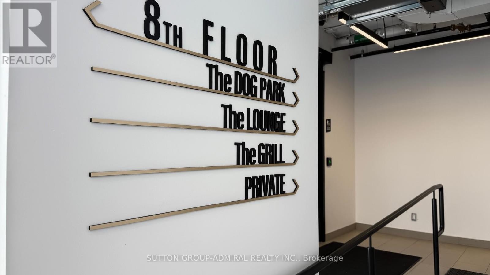 












PH 617 - 899 COLLEGE STREET

,
Toronto (Trinity-Bellwoods),




Ontario
M6H1A1

