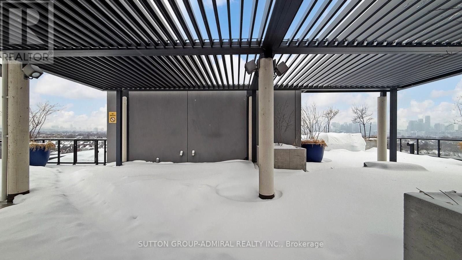 












PH 617 - 899 COLLEGE STREET

,
Toronto (Trinity-Bellwoods),




Ontario
M6H1A1

