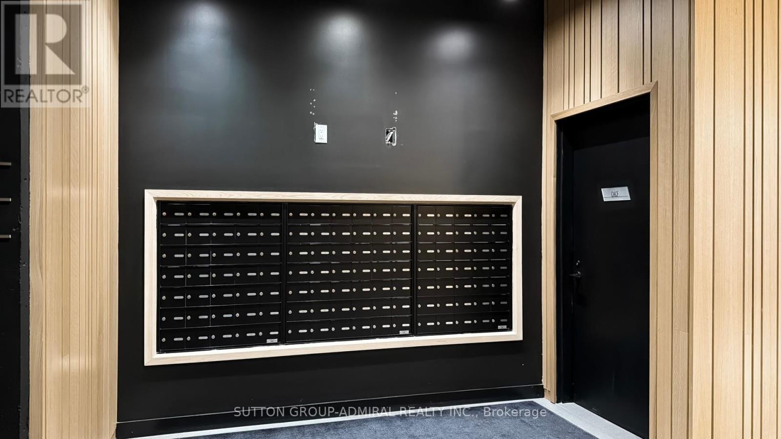 












PH 617 - 899 COLLEGE STREET

,
Toronto (Trinity-Bellwoods),




Ontario
M6H1A1

