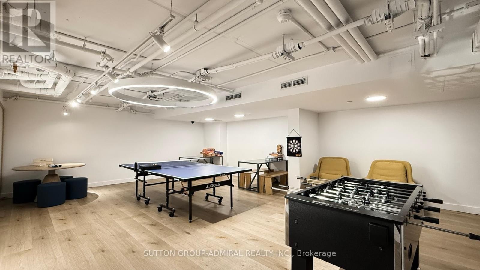 












PH 617 - 899 COLLEGE STREET

,
Toronto (Trinity-Bellwoods),




Ontario
M6H1A1

