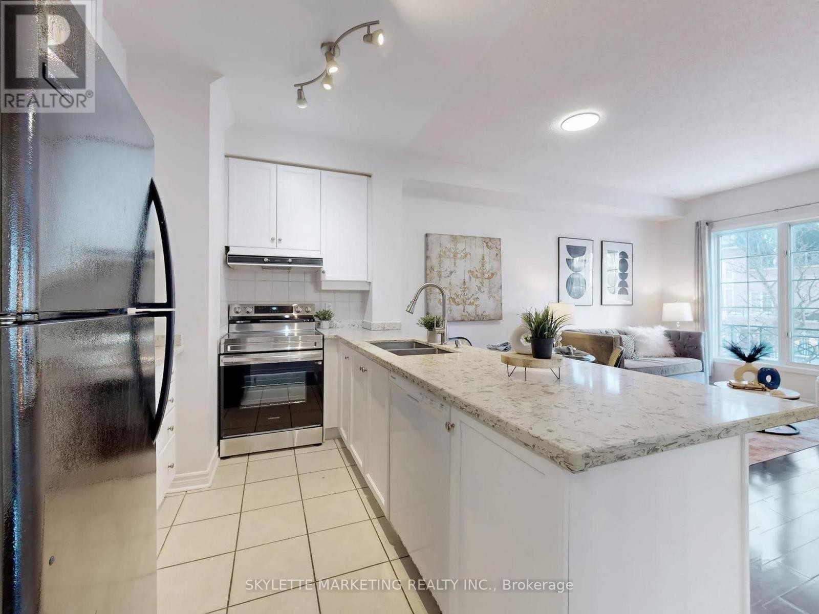 












GV216 - 8 REAN DRIVE

,
Toronto (Bayview Village),




Ontario
M2K3B9

