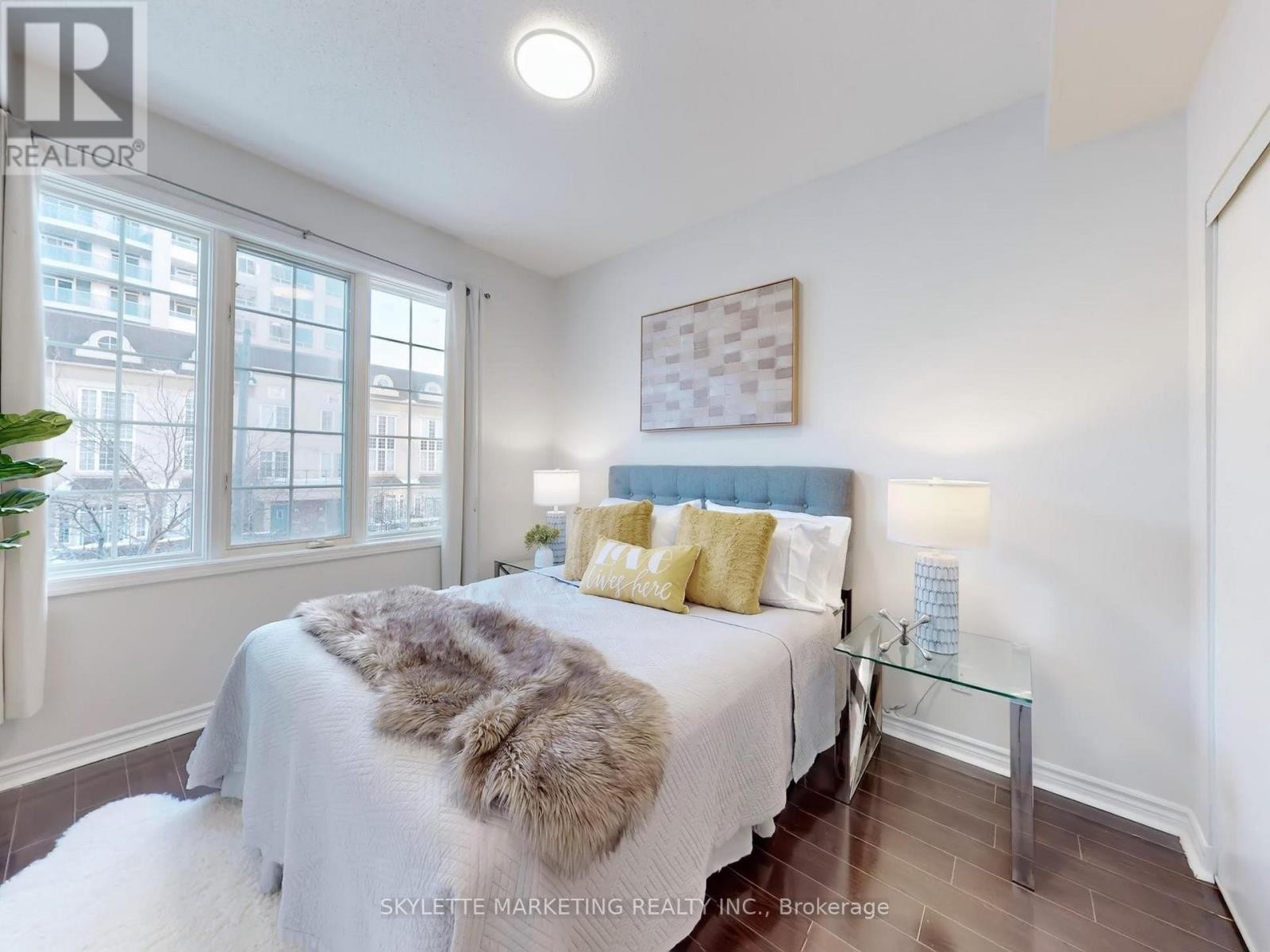 












GV216 - 8 REAN DRIVE

,
Toronto (Bayview Village),




Ontario
M2K3B9

