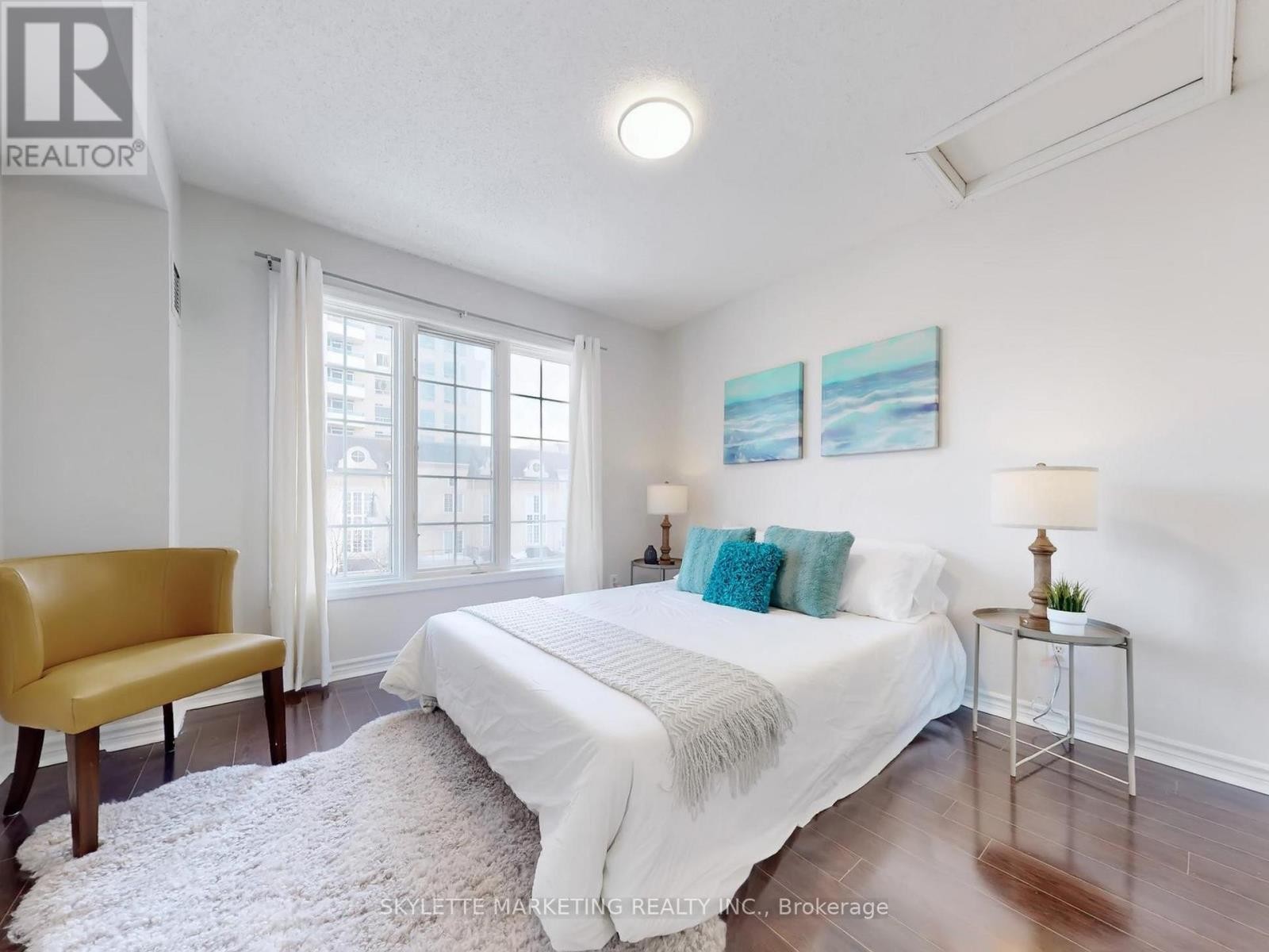 












GV216 - 8 REAN DRIVE

,
Toronto (Bayview Village),




Ontario
M2K3B9

