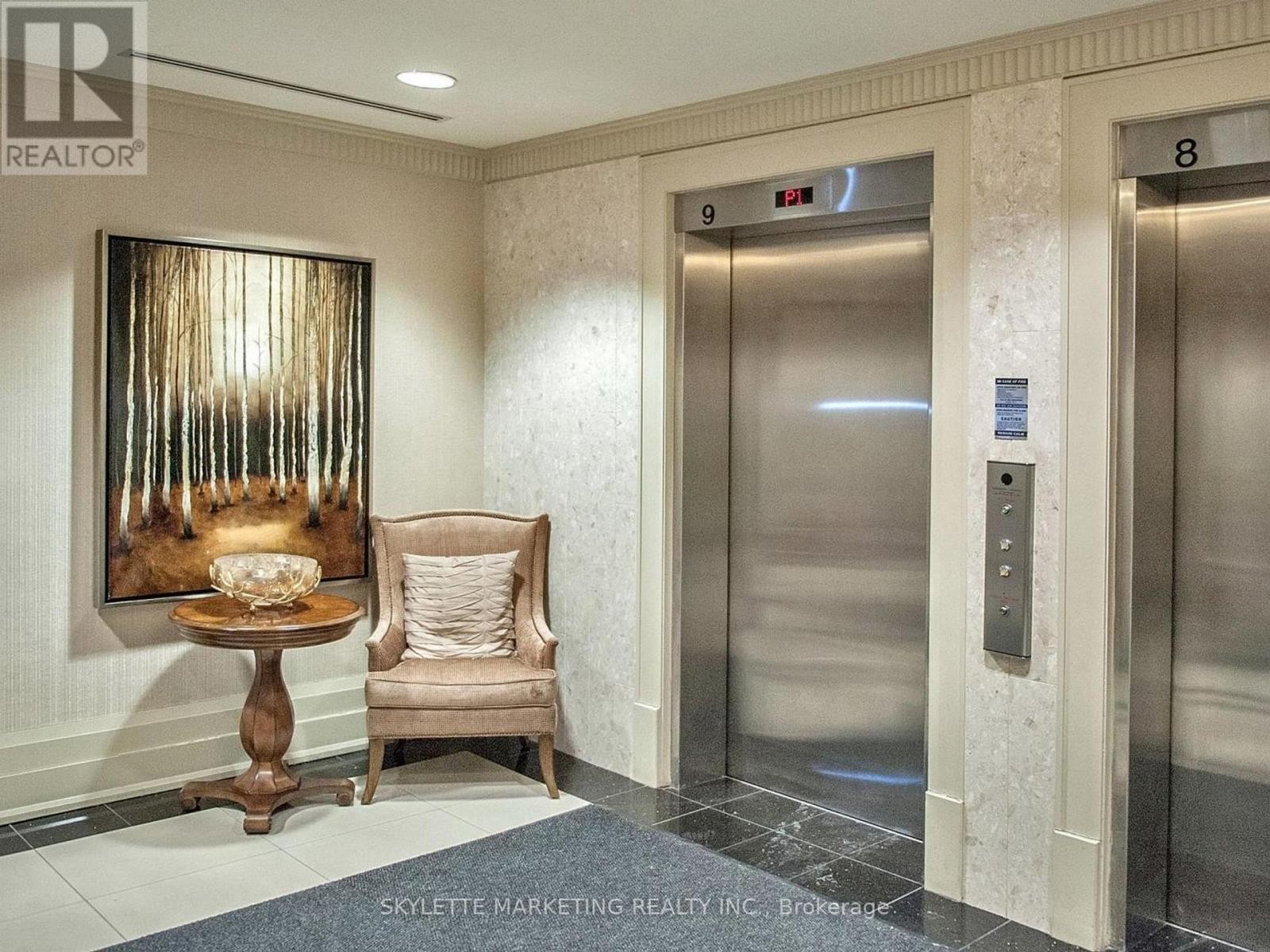 












GV216 - 8 REAN DRIVE

,
Toronto (Bayview Village),




Ontario
M2K3B9

