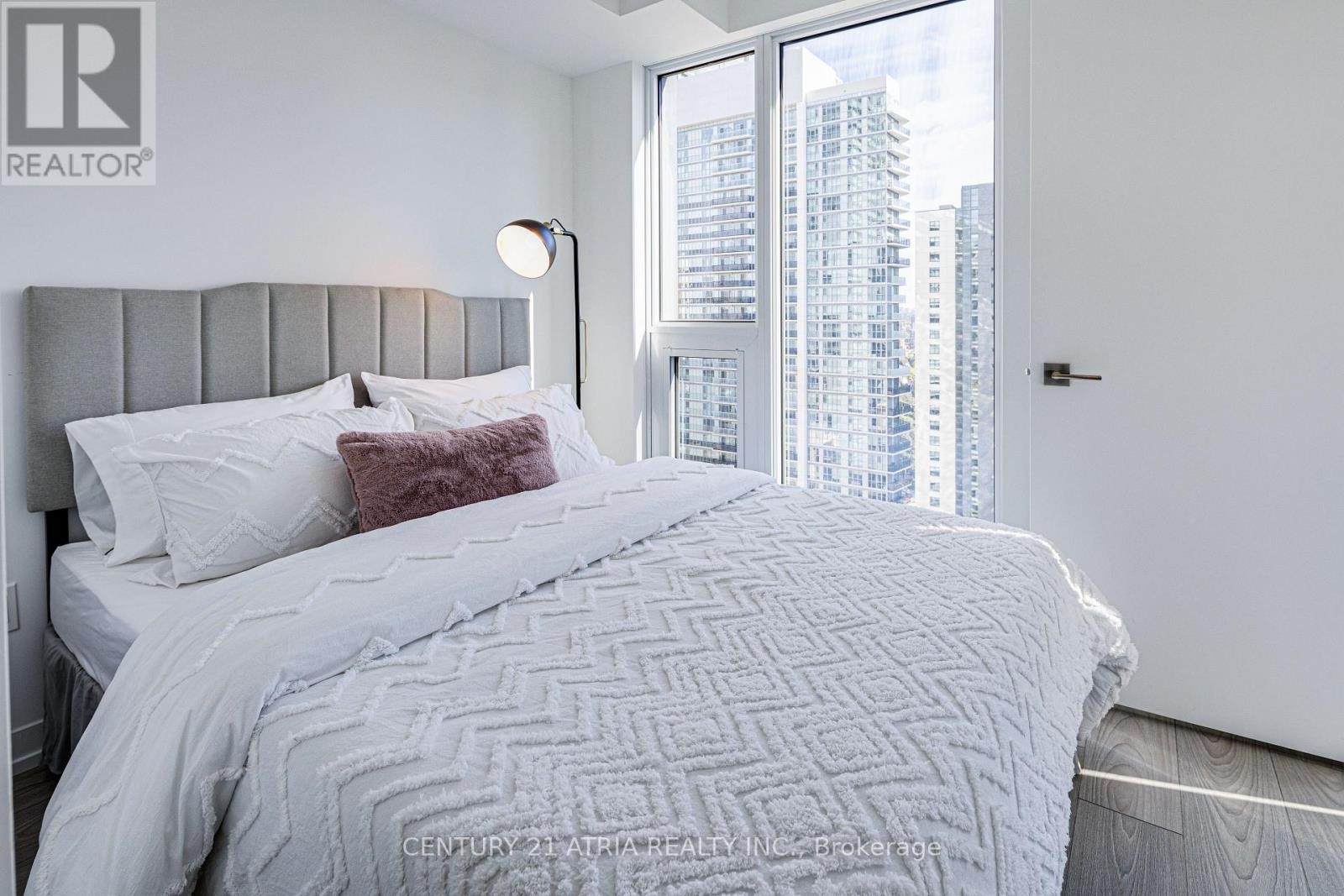 












2803 - 82 DALHOUSIE STREET

,
Toronto (Church-Yonge Corridor),




Ontario
M5B0C5

